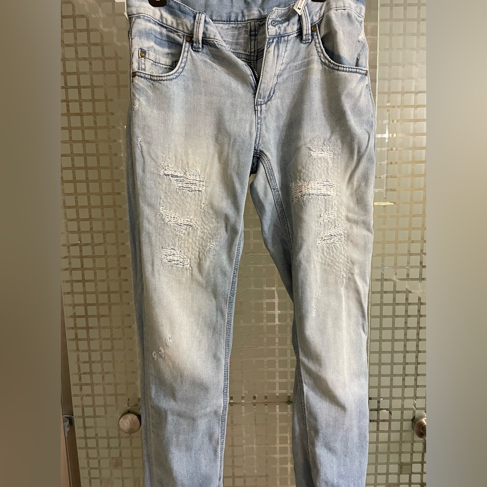BCBGMAXAZRIA  boyfriend denim ankle length jeans. Great condition.